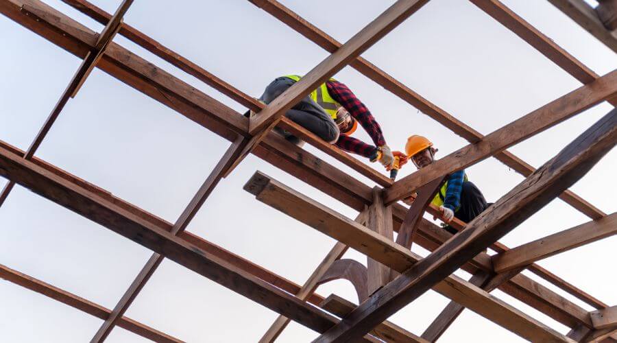 Professional gutter cleaning services in Clutier, IA